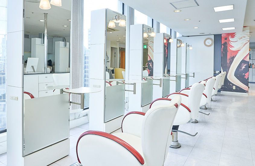 【天満橋】≪完全週休2日制≫≪実働8時間≫≪社会保険完備≫憧れのブライダル業界で働ける!!美容師とブライダルヘアメイクで活躍できる体制があります「LA-BELA 天満橋 京阪シティモール(ラベーラテンマバシケイハンシティモール)」からアシスタント(美容師)の求人☆☆