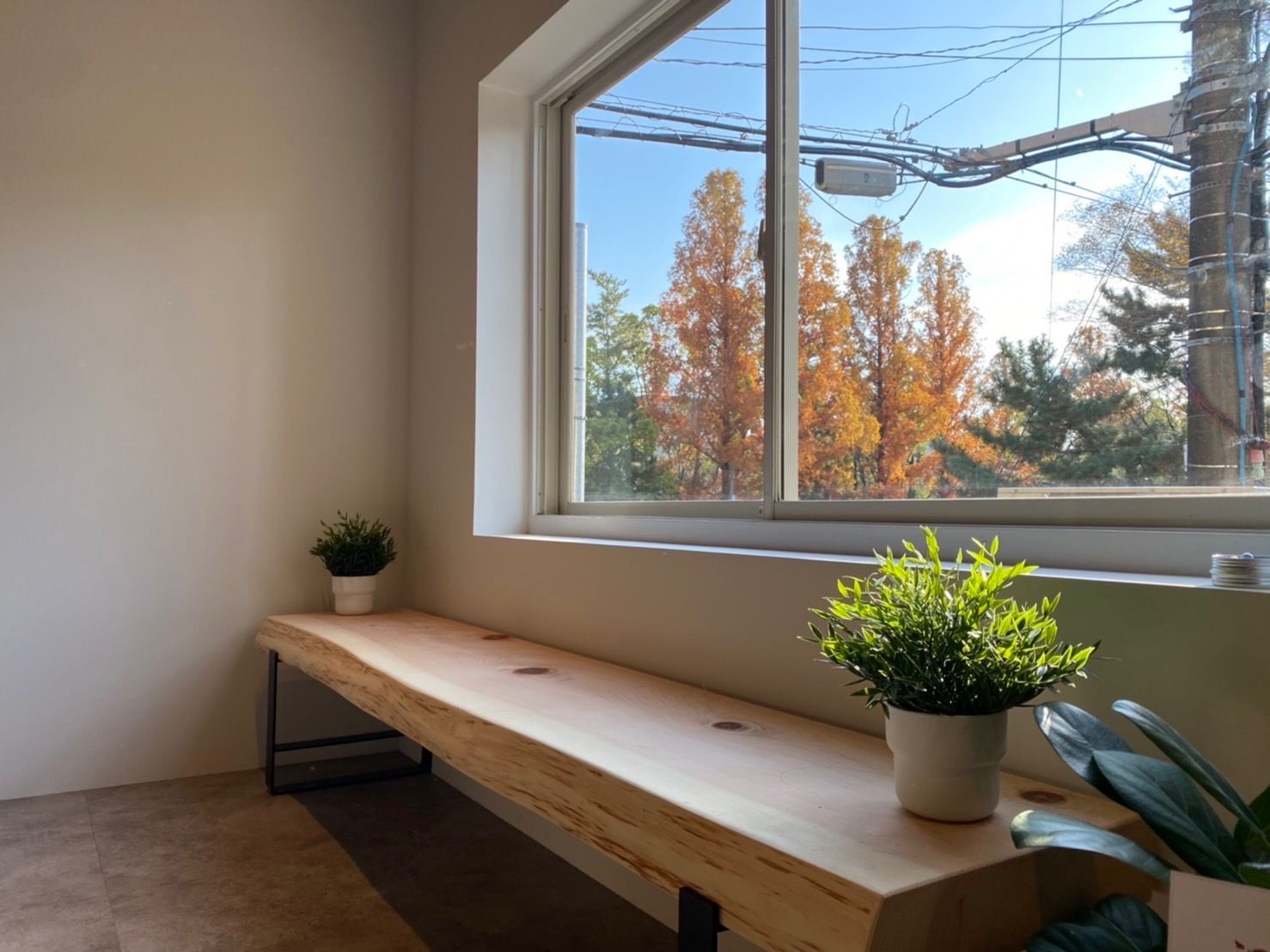 【南千里】≪指名／フリー50％還元≫≪完全自由出勤可能≫≪入客チャンス大≫フリースタイルな働き方が可能です！新規のお客様をどんどん任せてもらえるのでしっかり稼ぎたい方にオススメ！ママさん美容師も大歓迎「South land（サウスランド）」からスタイリスト（美容師）の求人☆★