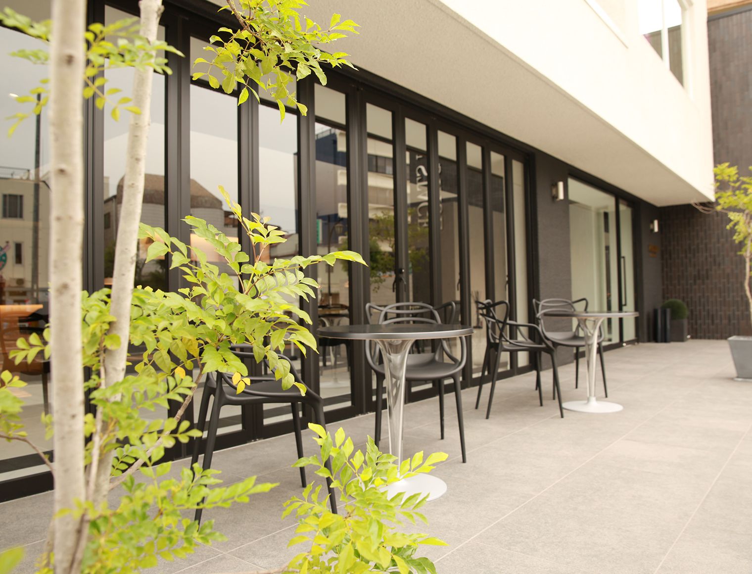 【甲子園】≪月給25万円〜≫≪有給休暇あり≫≪完全週休2日≫≪社会保険完備≫目指すは生産性150万円！実際にデビューして1年以内に100万円超のプレイヤーになれる、そんな教育体制があります！スタッフさんに、お客様に学んで成長できるサロン「GOLD（ゴールド）」からアシスタント（美容師）の求人★☆