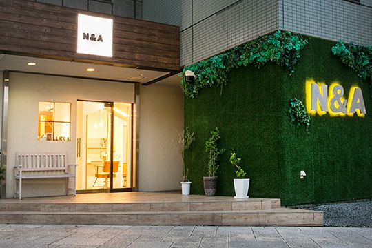 【春日部駅】■平均退社19時台・月9日休み選択可能・産休育休制度あり・社会保険完備■幅広い年齢層のスタッフさんが活躍中!ママさんスタイリストも大歓迎です!今までの経験を活かしつつ、長所をしっかりと伸ばせるサロンです!「hair shop N&A 春日部東口店(ヘアーショップエヌアンドエーカスカベヒガシグチテン)」からスタイリスト(美容師)の求人☆★