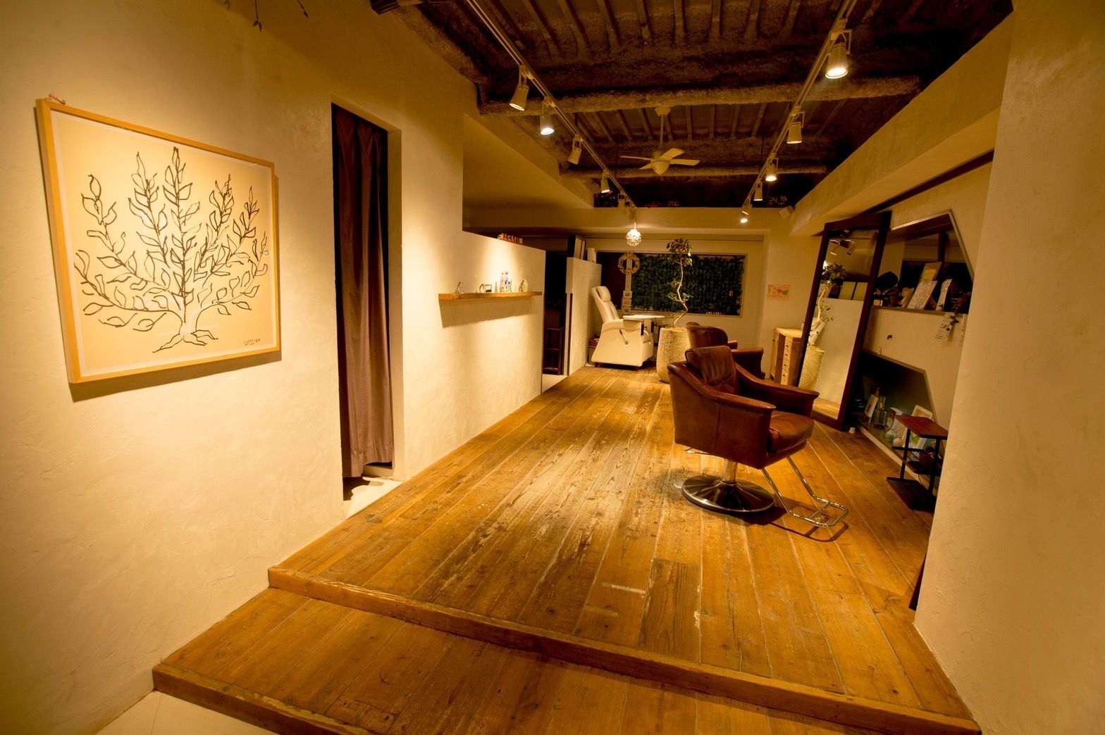 【北浜】≪月給24万円〜≫≪社会保険完備≫≪カットカラーは2〜2時間半時枠で施術≫客単価1万円以上の高単価サロン！業務委託、正社員、パートの働き方を選べる！マンツーマンで施術可能！「re:cloud（リクラウド）」よりスタイリスト（美容師）の求人☆★