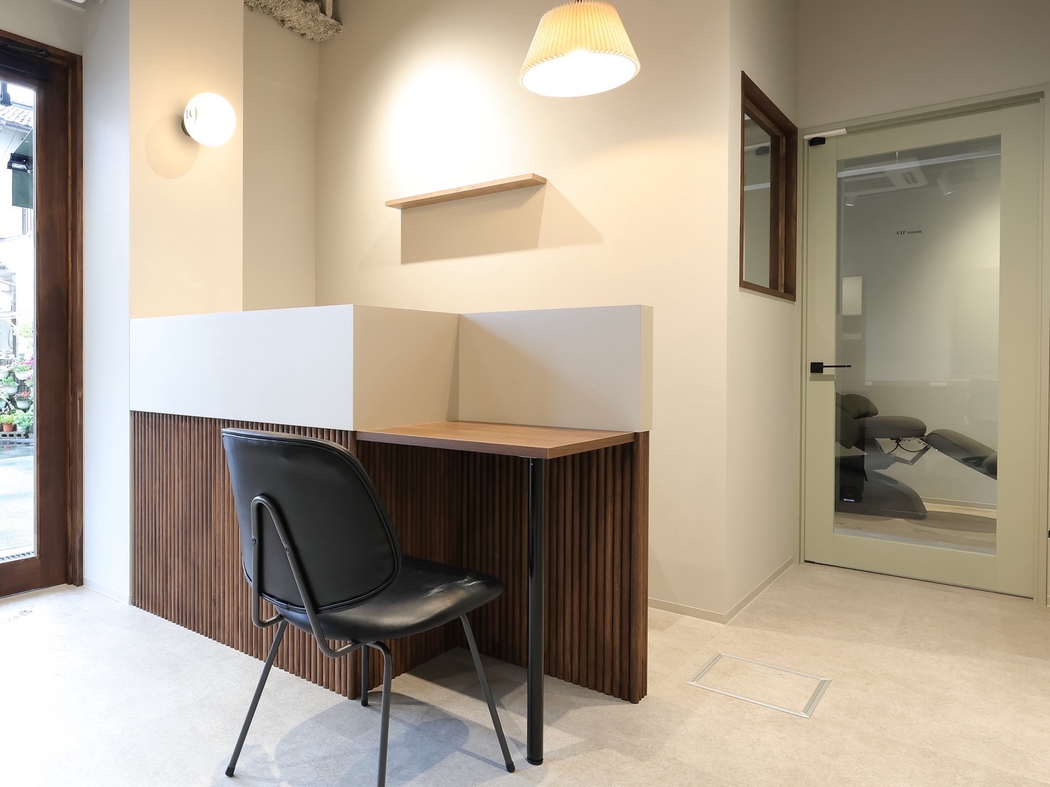 【横堤】≪3か月以上の勤務で就職お祝金10万円支給あり≫≪社会保険完備の日祝定休≫≪企業型iDeCoへ加入できる！≫有休消化推奨サロンで、平日18時CLOSEなのでプライベートも充実！女性が長く働いていけるサロンです！「19（ジューク）」からスタイリスト（美容師）の求人☆☆