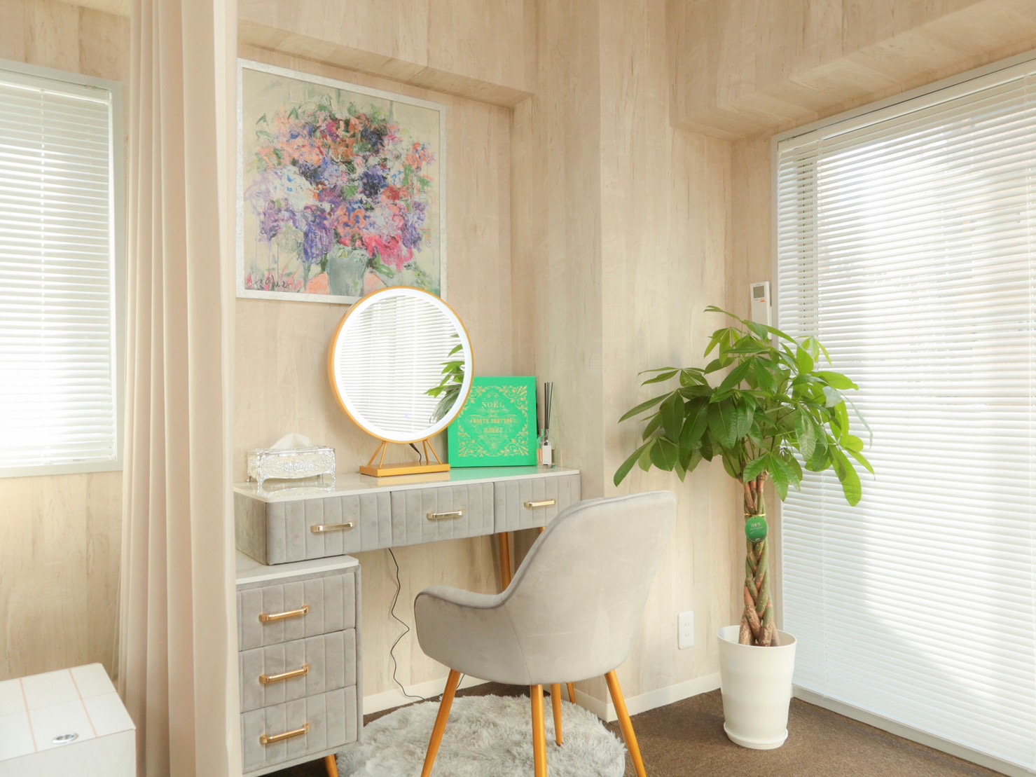 【烏丸】≪ネイルサロンでの実務経験のある方の募集≫≪月8日休み≫≪土日休み可能≫≪社会保険完備≫≪有給休暇あり≫オフィスネイルやマグネットネイルがウリ！実務経験のある方は美容師やアイリスト、エステティシャンとの兼任での業務も可能なトータルビューティーサロン！「NOEL（ノエル）」からネイリスト（ネイル）の求人☆☆