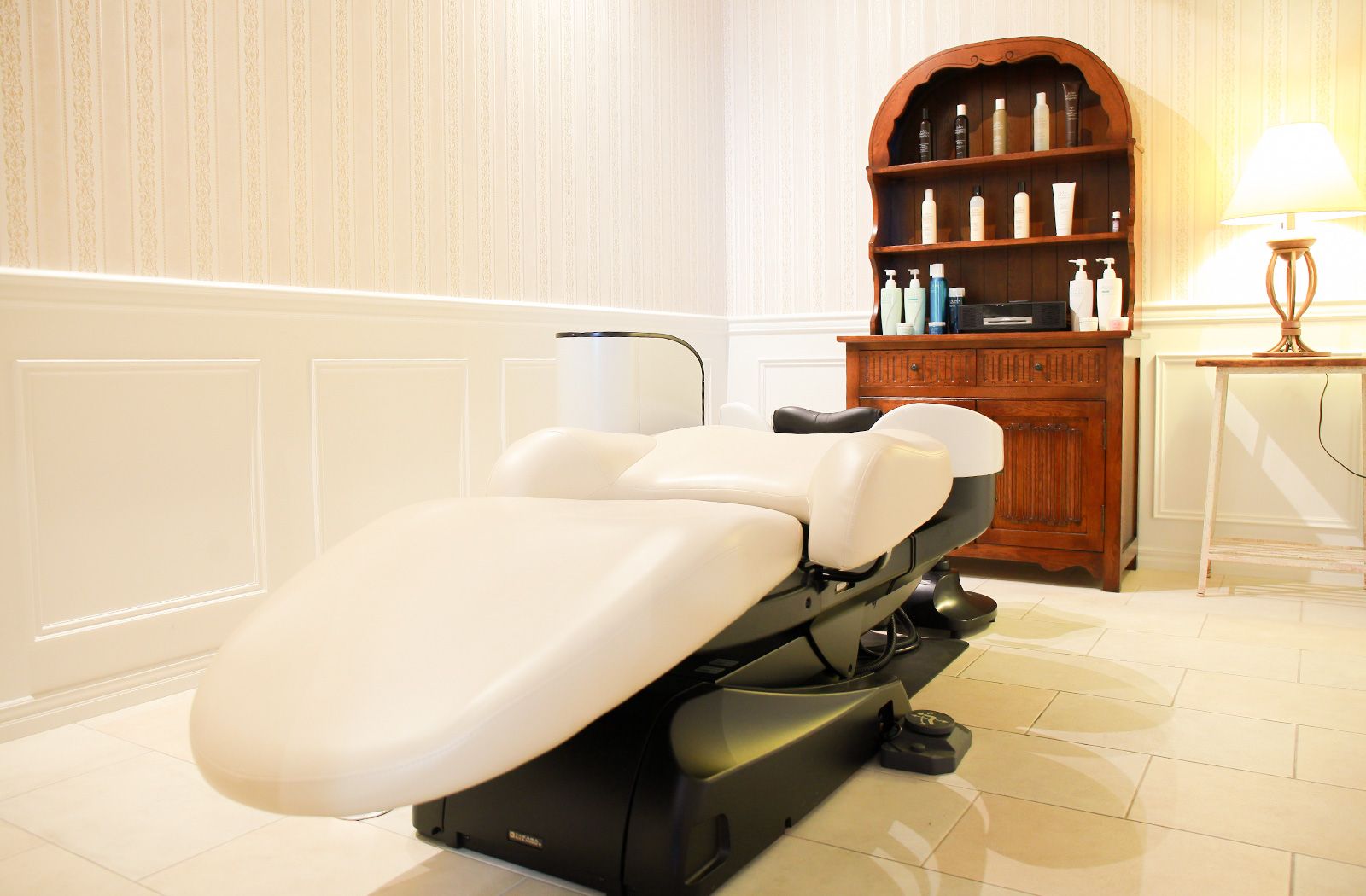 【新潟駅】◆19時退勤可能・残業手当あり・月8日休み・有給休暇あり・社会保険完備◆美容師としてしっかりスキルアップできる環境を整えています！エリア高水準な労働環境が人気「LUVISM 新潟店（ラヴィズムニイガタテン）」よりアシスタント（美容師）の求人☆★