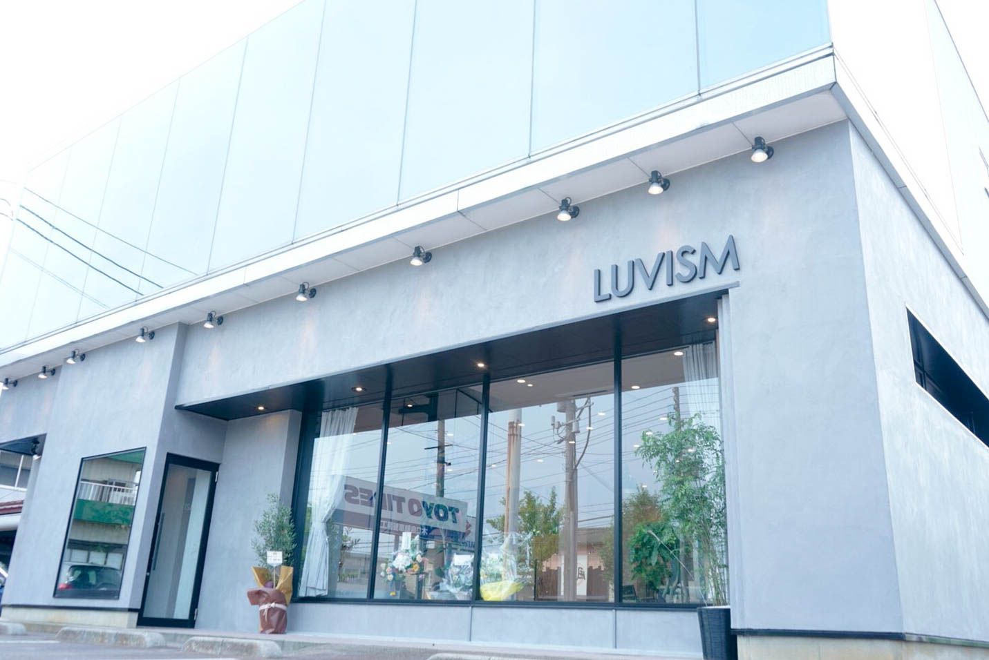 【北長岡】◆19時退勤可能・残業手当あり・月8日休み・有給休暇あり・社会保険完備◆美容師としてしっかりスキルアップできる環境をたくさん用意しています！エリア高水準な労働環境が人気「LUVISM 長岡店（ラヴィズムナガオカテン）」よりアシスタント（美容師）の求人☆★