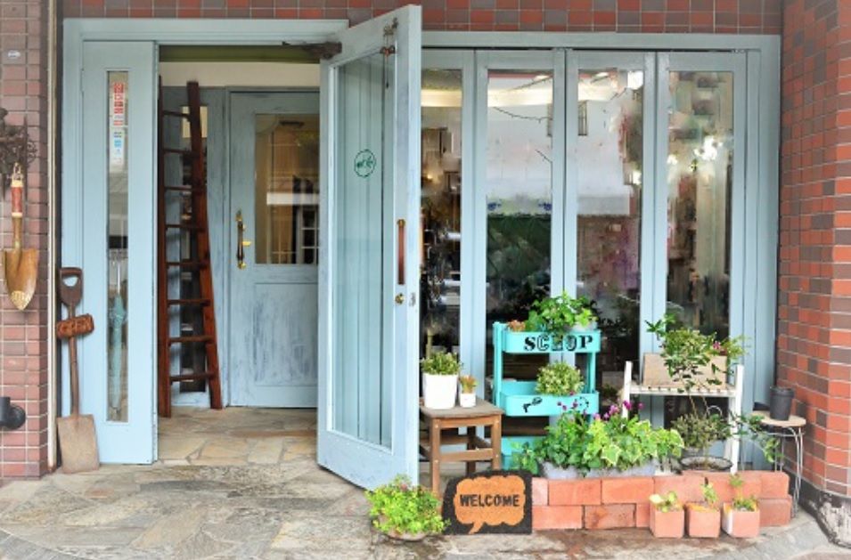 【長住】≪車通勤OK・土日祝は時給1057円スタート・家族参加OKの社員旅行あり・退職金制度あり≫ママさんスタッフさんも在籍しており子育て中の方も安心して働けます！幅広い世代のお客様から愛されるトータルビューティーサロン「Relaxation Room LAMP（リラクゼーションルームランプ）」からネイリスト（ネイル）の求人☆★