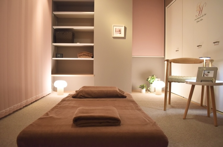 【薬院駅】≪配属店舗で研修実施・営業中のレッスンOK・未経験OK・研修中も給与あり≫レッスンは営業時間内かつ配属店舗にて実施！頑張りが評価される給与体制が整っています！リンパドレナージュ専門サロン「aloma&healing La Heal 薬院店（アロマアンドヒーリングラヒールヤクインテン）」からセラピストの求人★☆