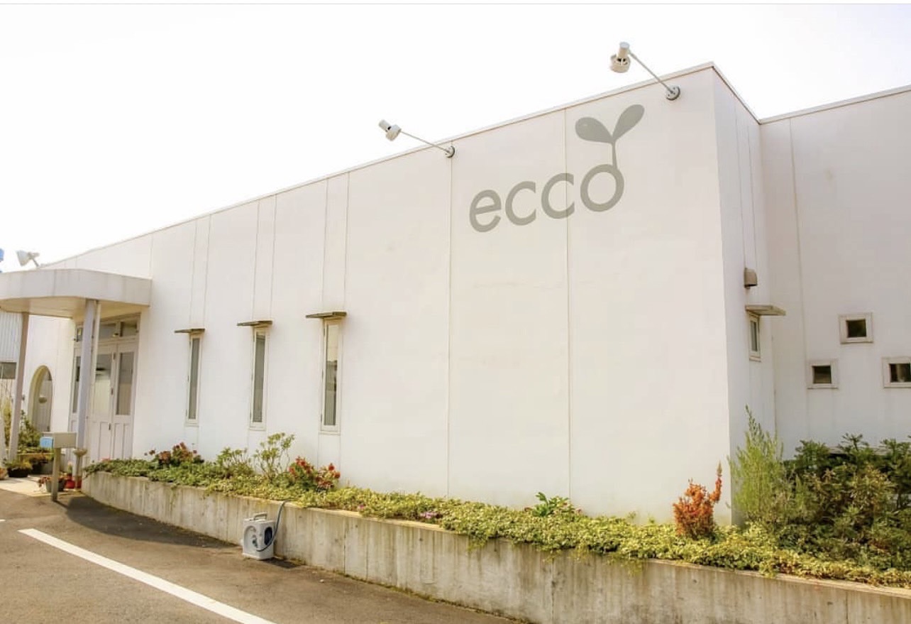 【八日市】≪滋賀県東近江市美容師求人≫アシスタント給料業界最高水準！初任給24万円！！年間休日120日以上！！有給あり！！残業代完全支給！！初任給24万円！！「ecco fleur（エコーフルール）」よりアシスタント（美容師）の求人☆★