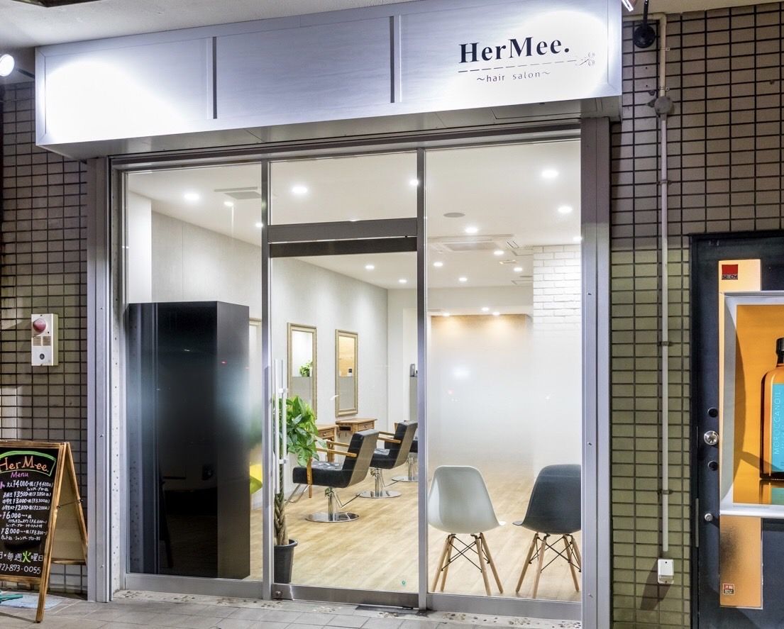 【鴻池新田】≪月給20万円≫≪月8日休み≫≪社会保険完備≫頑張り次第で最短1年半でデビュー可能！営業時間内レッスンもOK！小規模のアットホームサロン！「HerMee.（ハーミー）」よりアシスタント（美容師）の求人☆★