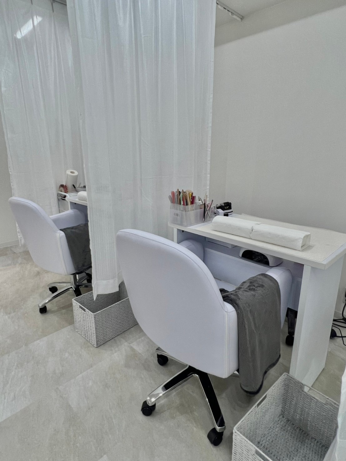 【なんば】≪正社員・業務委託・アルバイト≫≪月12日休み≫≪社会保険完備≫高還元率で好条件な業務委託サロン！！！人気ヘアサロンに併設するネイルサロンです！「_WHITE+ 南海難波店 eyelash&nail（アンダーバーホワイトプラス ナンカイナンバテン アイラッシュアンドネイル）」からネイリスト（ネイル）の求人★☆★