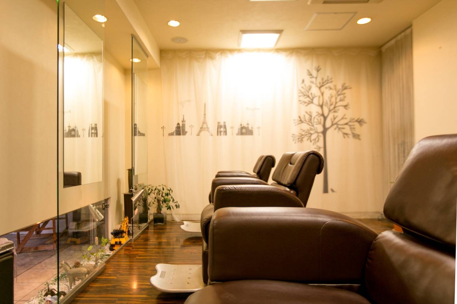 【池田下町】≪1日3〜5時間勤務可能≫≪週1日〜勤務OK≫日曜日休みの方も大歓迎です！自分のライフスタイルに合わせて働けます！ブランクがある方、家事や育児に忙しい方も安心して働ける環境です！「HAIR’S　DANK（ヘアーズダンク）」からスタイリスト（美容師・理容師）の求人★☆