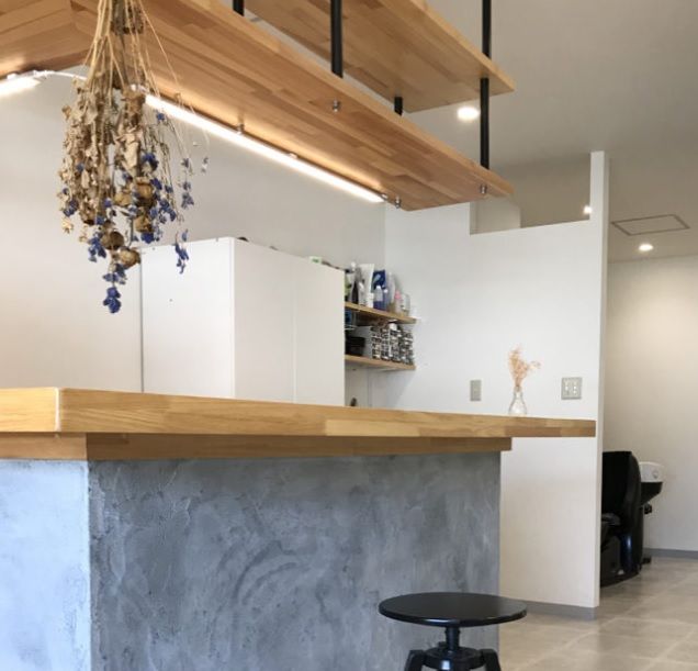 【徳力公団前駅】≪月休8日・社会保険完備・早上がりもあり・産休育休取得可能≫単価が高いので一人ひとりに寄り添った施術が可能！！少人数制の髪質改善サロン「Libre（リーブル）」からスタイリスト（美容師）の求人☆★