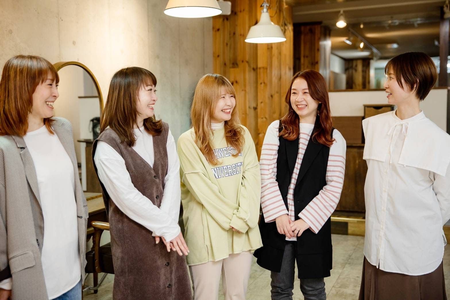 【関目】≪社会保険完備≫≪月8日休み≫≪土日休みOK≫平均客単価1万円以上の高単価サロン！完全予約制の髪質改善サロンです！「gluck（グリュック）」よりスタイリスト（美容師）の求人☆★