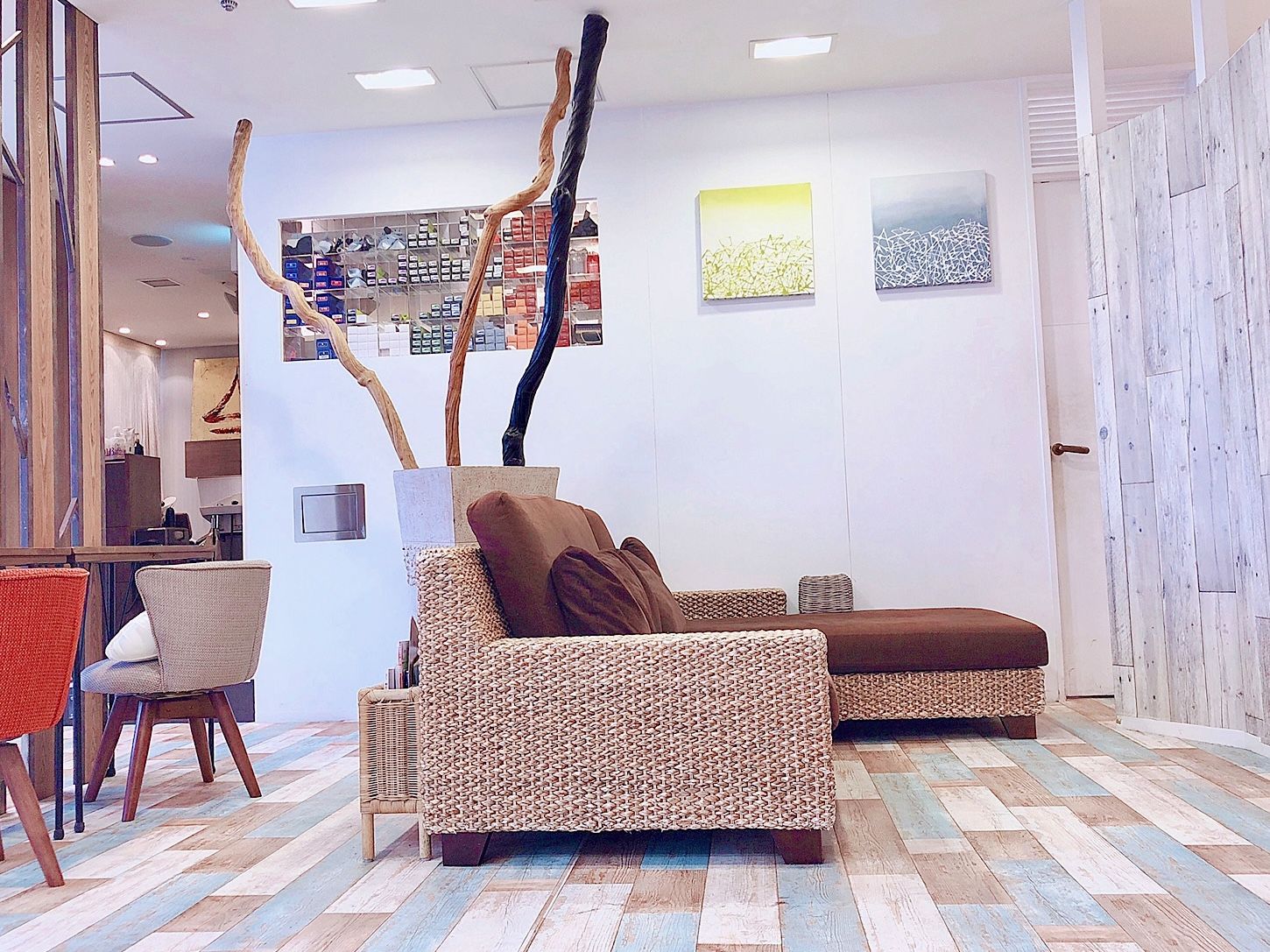 【福島駅】≪完全週休2日制≫≪高単価サロン≫≪早番遅番制≫≪20時までに退勤可能≫≪社会保険完備≫≪平均単価1万円以上≫様々なプロフェッショナルが集まった髪質改善で人気のサロン「AUFES（オーフェス）」よりスタイリスト（美容師）の求人☆★