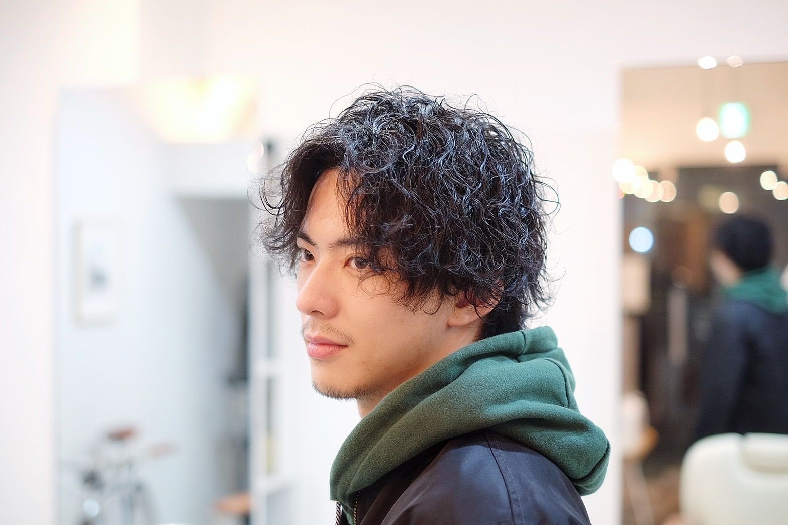 【六甲道】≪月給25万円スタート/アシスタント月給20万円スタート≫≪社会保険完備≫≪有給休暇あり/土日休みもOK≫働き易い環境が整ったバーバーショップ!人気のバーバースタイルを学べるお店です!頑張り次第で40万円以上の収入も可能!「Ordinary BARBERSHOP(オーディナリーバーバーショップ)」からスタイリスト・アシスタント(理容師)の求人★☆