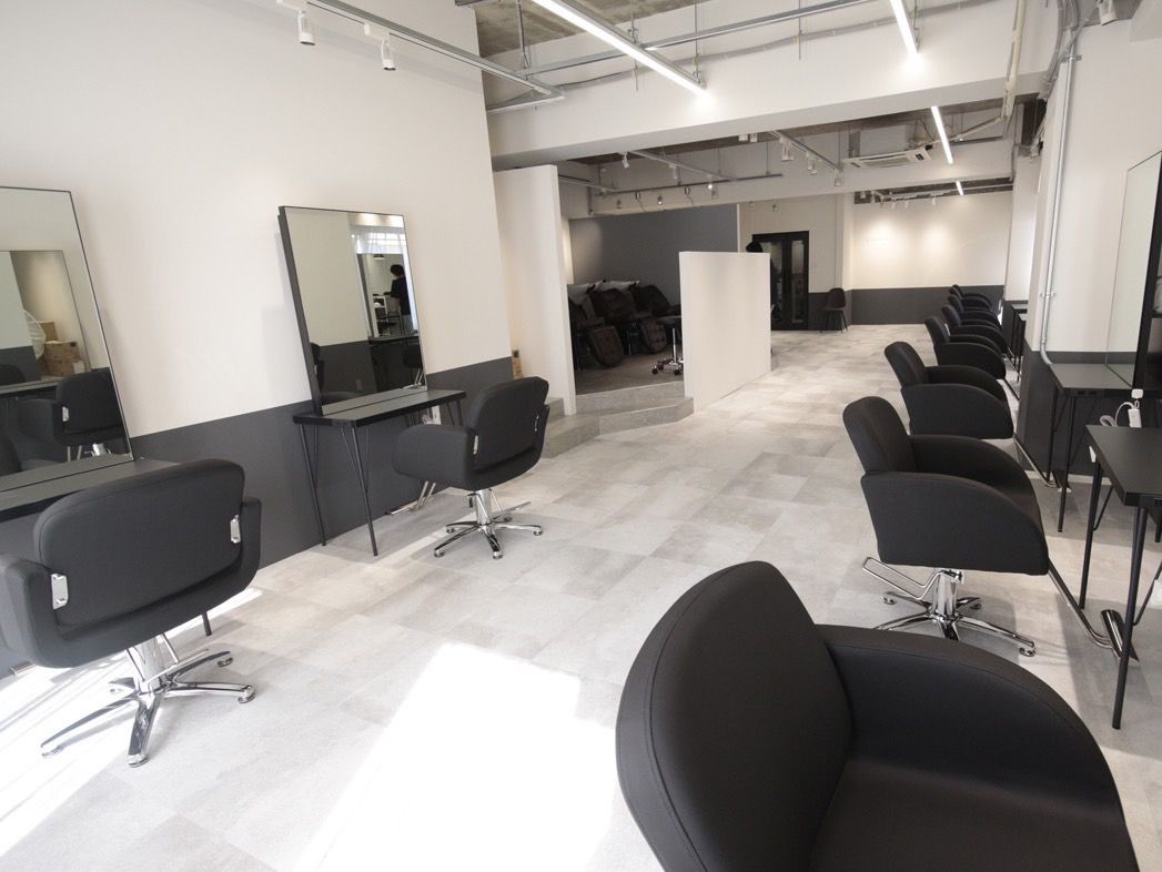 【心斎橋】≪月給20万円≫≪月8日休み≫≪社会保険完備≫デザインカラーも髪質改善も大人気なヘアサロン！≪最短2年デビュー≫営業時間通りに終了してレッスンに取り組めます！「CIERA.心斎橋（シエラ シンサイバシ）」からアシスタント（美容師）の求人☆★☆