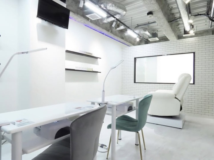 【渋谷】≪未経験・新卒生OK≫≪有給消化率100％≫≪メニュー専任も相談可能≫正社員・パート・業務委託から選択OK！トレンドに合わせたメニュー展開を行うため随時技術のアップデートができます！エクステ人気のアイラッシュサロン「WOL TOKYO（ウォルトウキョウ）」からアイリスト（まつげエクステ・まつげパーマ・アイブロウ）の求人☆☆