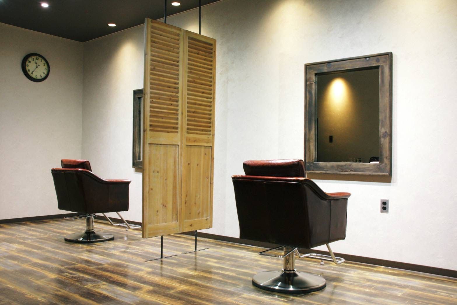 【福崎】≪完全週休2日制≫≪社会保険完備≫≪19時までに退勤可能≫プライベートを大事に働ける！地域の方に愛されるお店です！着付けも学べます！「WORLD美容室 福崎店（ワールドビヨウシツフクサキテン）」からアシスタント（美容師）の求人☆★