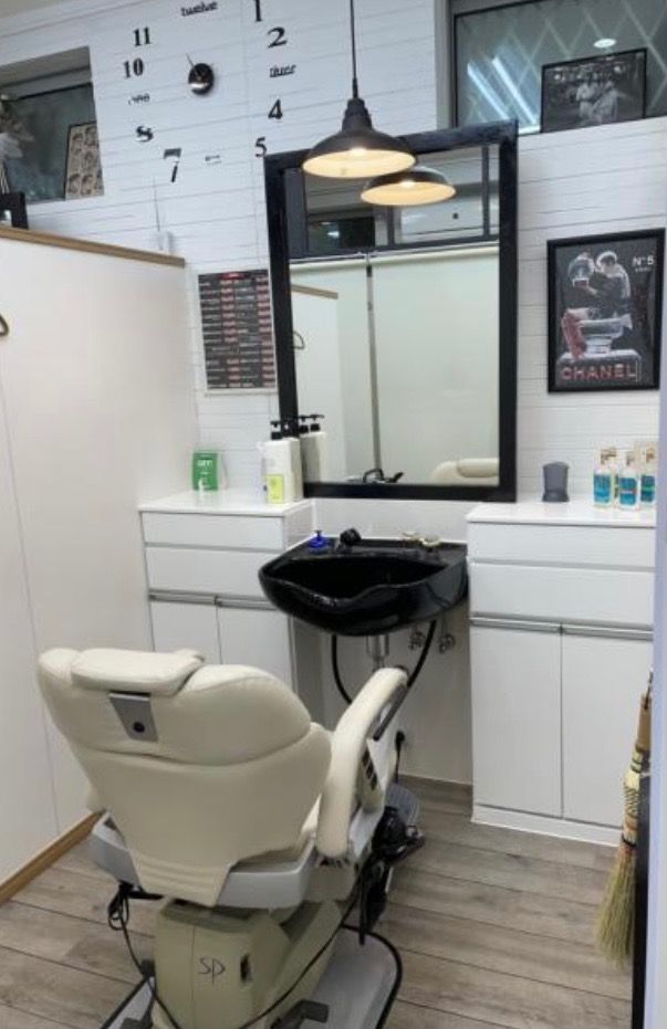 【八丁畷】≪月給40万円スタート≫≪賞与あり≫≪寮あり≫スタッフさんの情熱をしっかり還元！海外からの逆輸入サロン！「BarBer Rose（バーバーローズ）」から理容師（理容室）の求人★☆