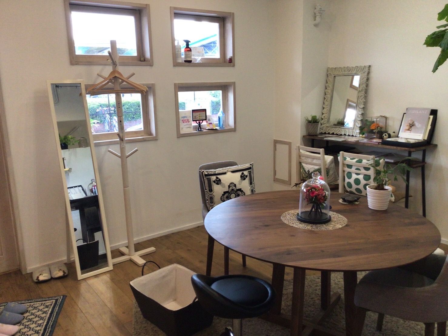 【西向日】≪1日5時間〜相談OK≫≪研修中も給与あり≫≪ジュビラン化粧品加盟店≫お客様のお悩みに併せてメニューを組み合わせOK！自分のファンをつくれるお仕事です！「エステティックジュビランマカリィ」からエステティシャンの求人☆☆