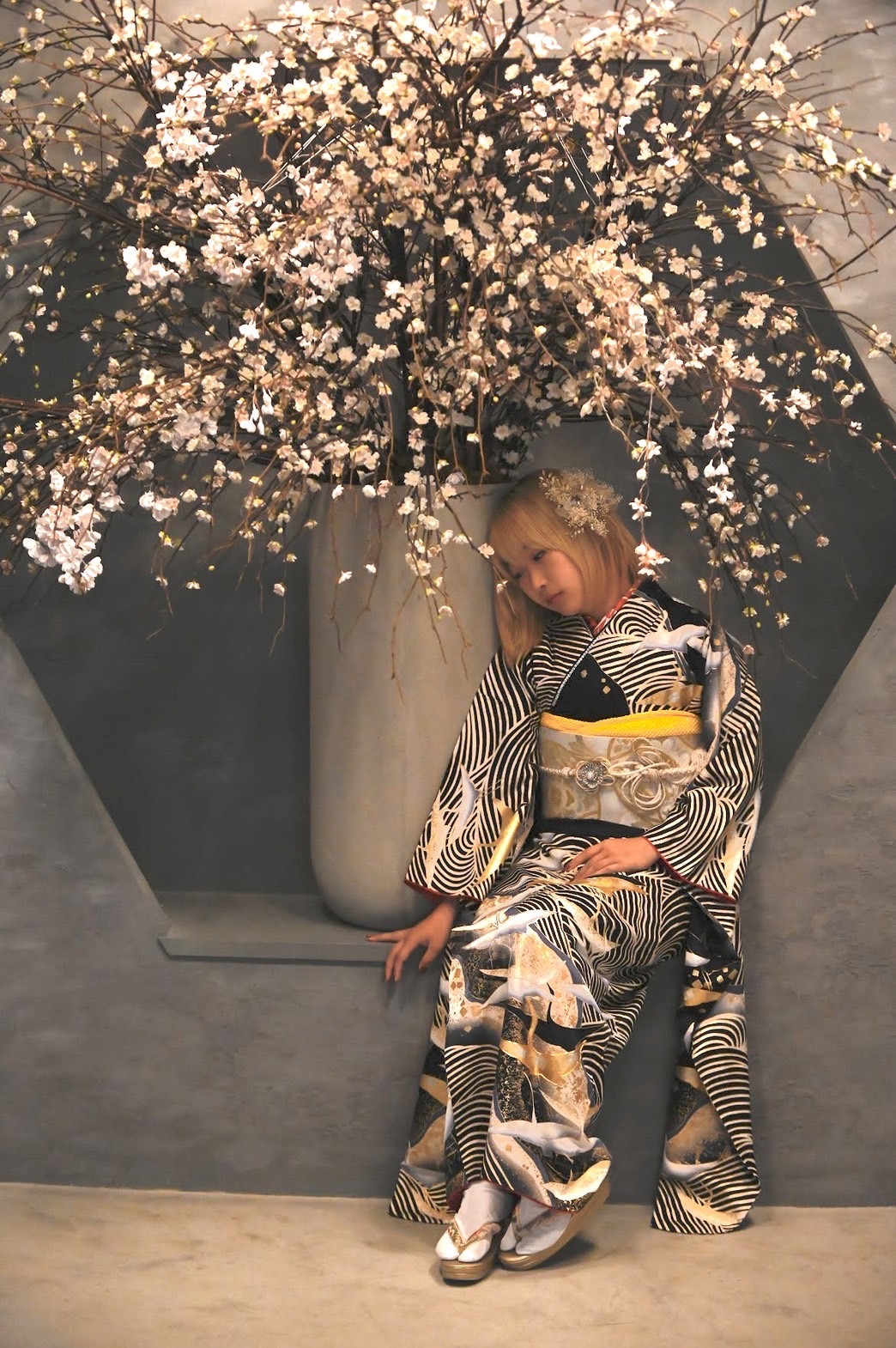 【麻布十番】≪完全週休2日制≫≪本格的なヘアセットが学べる≫≪トータルビューティーが学べる≫≪社会保険完備≫丁寧な教育でデビューまで徹底サポート！「D-COLOR（ディーカラー）」からアシスタント（美容師）の求人☆★