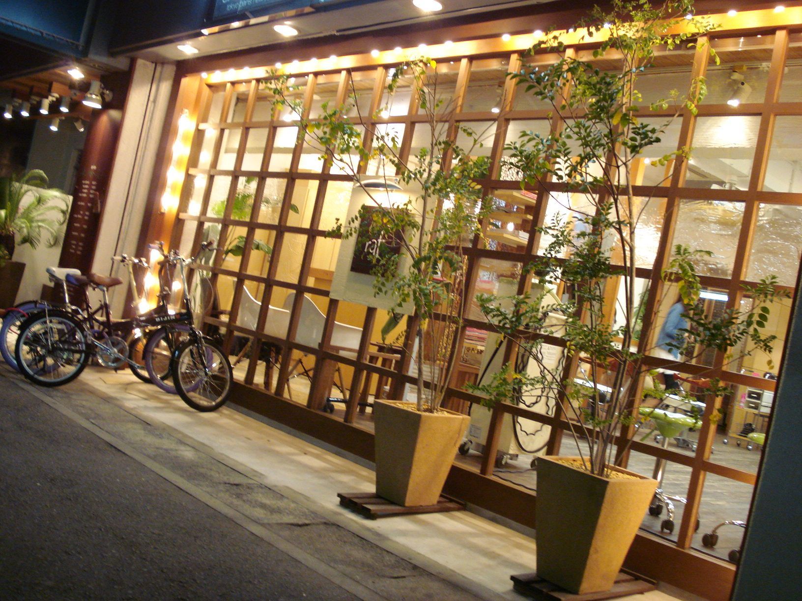 【摂津富田】≪完全週休2日制≫女性スタッフさん達が長く働けるように働きやすい環境を意識していると自然とそうなりました!スタッフさんの定着率もバッチリのサロン「raf grande stanza(ラフグランデスタンザ)」からスタイリスト(美容師)の求人☆☆