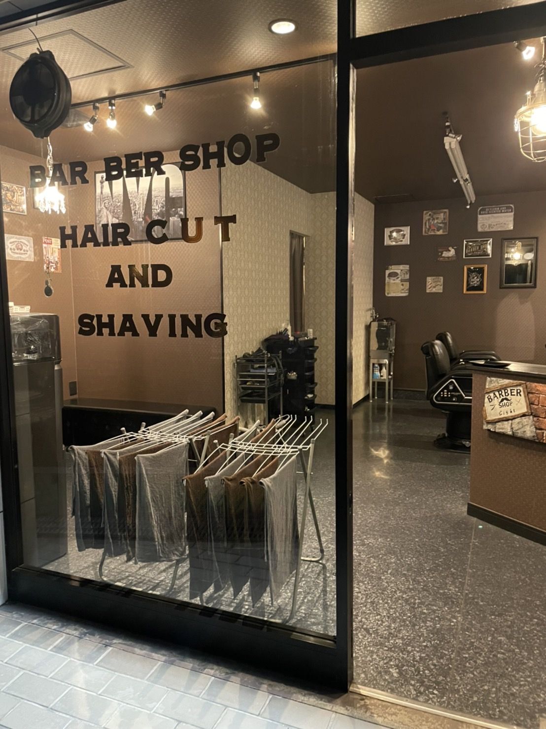 【新伊丹】≪月給25万円スタート≫≪年3回の連休あり≫カット、カラー、パーマ！様々なメンズスタイルを網羅する人気サロン！得意な技術を磨いてどんどんレベルアップしてもらえます！ママさん理容師さんも大募集！「Eight hair（エイトヘアー）」からスタイリスト・アシスタント（理容師）の求人☆★