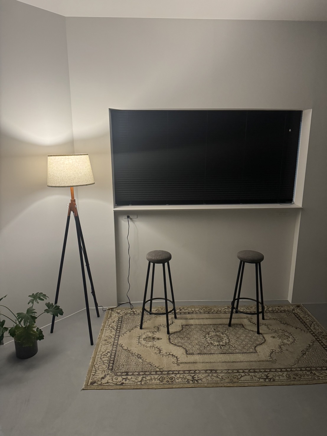 【福井駅前】≪インボイス制度サポートあり≫≪1日1万円の保障給あり≫≪完全マンツーマン≫≪自由出勤により土日休みや連休OK≫≪フリー40％／指名55％還元≫スタイリストだけの小規模ヘアサロン！1人のお客様にしっかり向き合える体制です！「HEUGA（ユーガ）」からスタイリスト（美容師）の求人☆★