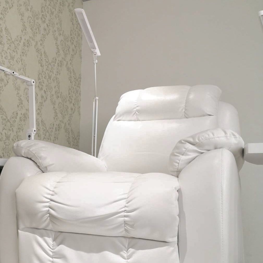 【樟葉】≪完全週休二日制≫≪社会保険完備≫≪モデルサポートあり≫≪営業中レッスンOK≫≪日曜日定休≫≪バイク、電動自転車の貸出制度あり≫≪実働8時間≫スタッフ想いの環境です！パーフェクトラッシュが推しの「Oyayubihime（オヤユビヒメ）」からアイリスト（まつげエクステ・まつげパーマ・アイブロウ）の求人☆☆