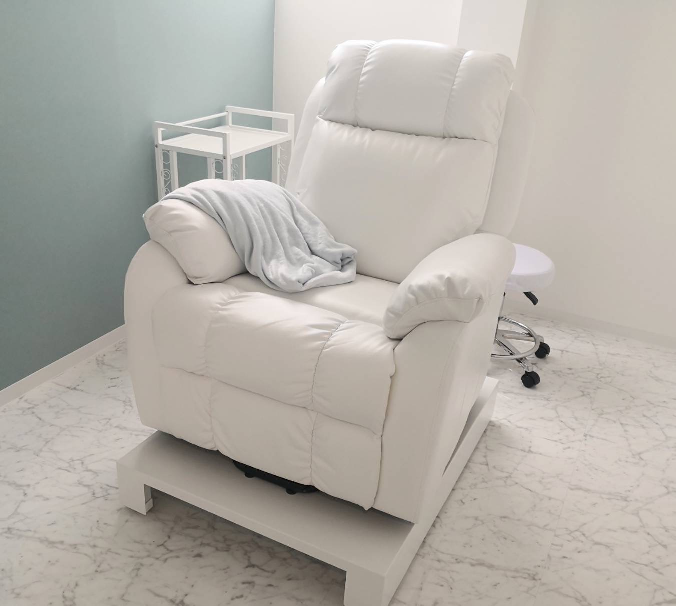 【新田辺】≪完全週休二日制≫≪社会保険完備≫≪モデルサポートあり≫≪営業中レッスンOK≫≪日曜日定休≫≪実働8時間≫パーフェクトラッシュが推し！スタッフ想いの環境です！「Oyayubihime新田辺店（オヤユビヒメシンタナベテン）」からアイリスト（まつげエクステ・まつげパーマ・アイブロウ）の求人☆☆