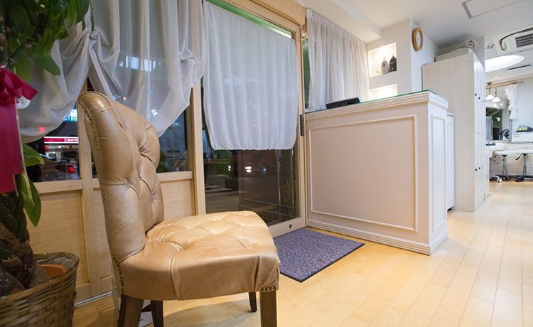 【高井戸】◆月8日休み・19時までに退勤可能・営業時間内レッスンOK・社会保険完備◆ノンケミカルサロンとして、他のサロンでは学べない専門知識を習得できます！プライベートも大切にできる「理学美容院 kagu 高井戸（リガクビヨウインカグータカイド）」からアシスタント（美容師）の求人★☆