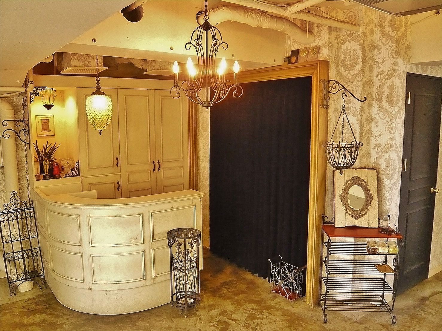 【東中野】≪月給25万円スタート！≫≪最短2年以内にデビューを目指せる！≫≪社会保険完備≫マンツーマンレッスンで成長できる！「HAIR LOUNGE ART（へアーラウンジアート）」からアシスタント（美容師）の求人☆★