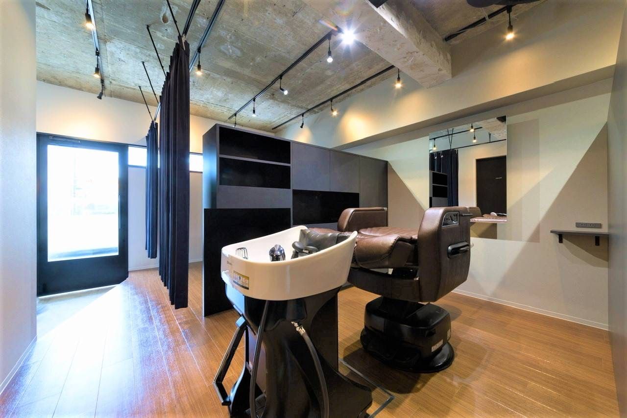 【豊中駅】≪5カ月間26万円保証≫≪完全自由出勤≫ライフスタイルに合わせて勤務できるプライベートサロン。メンズスタイルに特化した理容室ならではのメニューが人気!頑張り次第で高収入も可能です!「Trever(トレバー)」理容師(理容室)の求人★★