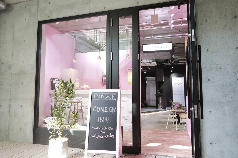 【代官山】≪客単価10000円以上≫≪有給休暇あり≫≪客層20代メイン≫≪デザインカラーがウリ≫安心して長く働くことができるサロンです!「LAID BACK(レイドバック)」からスタイリスト(美容師)の求人☆★