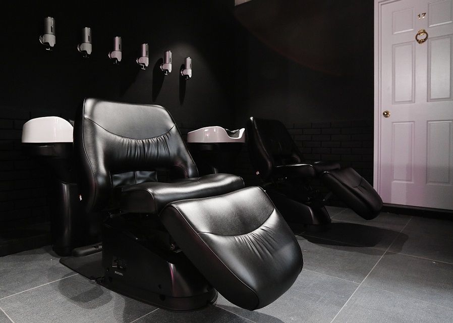 【代官山】≪客単価10000円以上≫≪有給休暇あり≫≪客層20代メイン≫≪デザインカラーがウリ≫安心して長く働くことができるサロンです!「LAID BACK(レイドバック)」からスタイリスト(美容師)の求人☆★