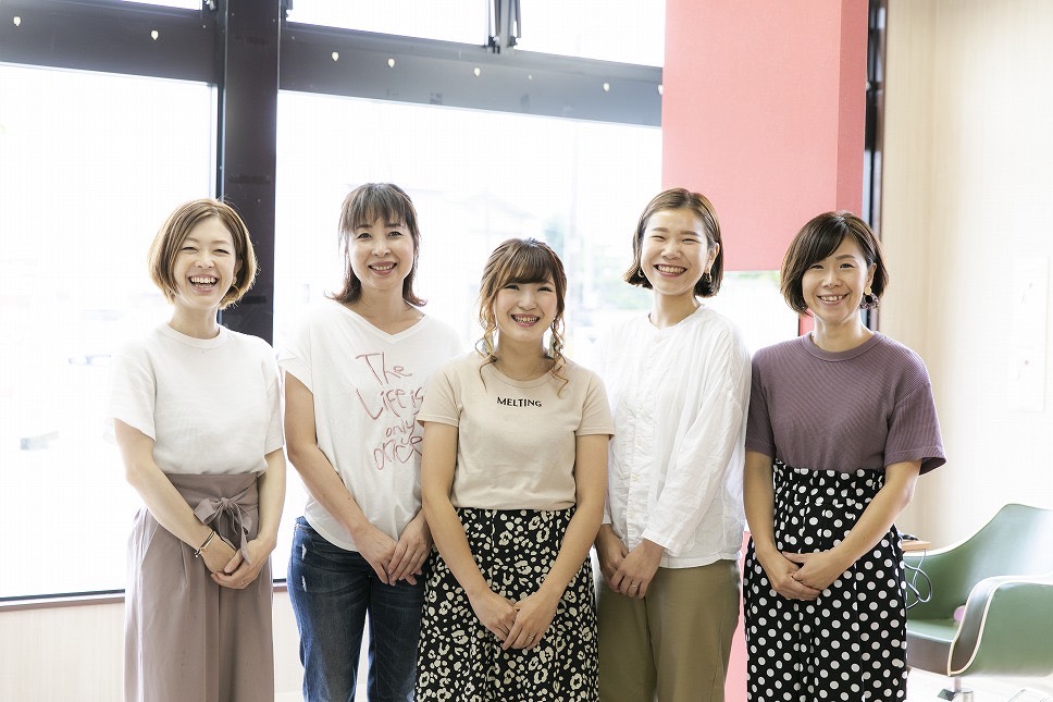 【旗の台】≪完全週休2日制・休憩あり・ママさんも歓迎！≫ブランクがある方や、プライベートと両立させたい方にもピッタリ！「COLOR PLUS 旗の台店（カラー プラスハタノダイテン）」からカラーリスト（美容師）の求人☆★