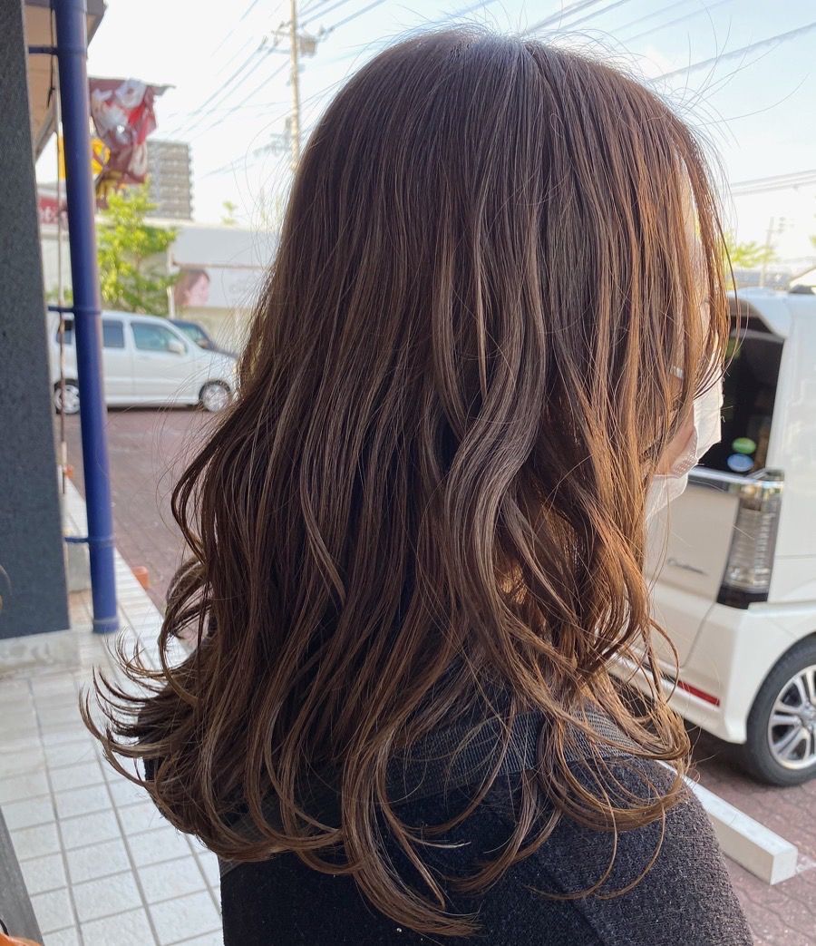 【鍋島】≪月休8日・住宅手当あり・有給休暇あり≫サロンワーク中心の環境のため最短1年でスタイリストデビューを目指せます！！エイジングケアにも力を入れている小規模×少人数制のヘアサロン「Hair Place GARDEN（ヘアープレイスガーデン）」からアシスタント（美容師）の求人☆★☆