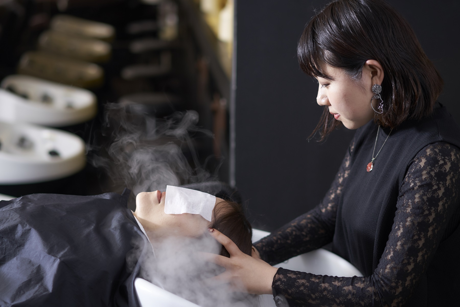 【船堀】≪完全週休2日制≫≪20時までに退勤可能≫≪賞与あり≫≪社会保険完備≫など長く働ける充実の福利厚生！高単価がウリのアヴェダコンセプトサロン！「i feel AVEDA 船堀店（アイフィールアヴェダフネボリテン）」からスタイリスト（美容師）の求人☆★