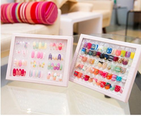 【烏丸】《休日数の選択OK★社会保険完備★ボーナス年2回★未経験も歓迎！》長年のノウハウを活かした充実の研修制度を用意しています！正社員への切り替えも可能！ピアスグループが運営するパーツビューティサロン“インフェイシャス”からアイリスト（アイデザイナー・まつげエクステ・アイブロウ）の求人☆☆