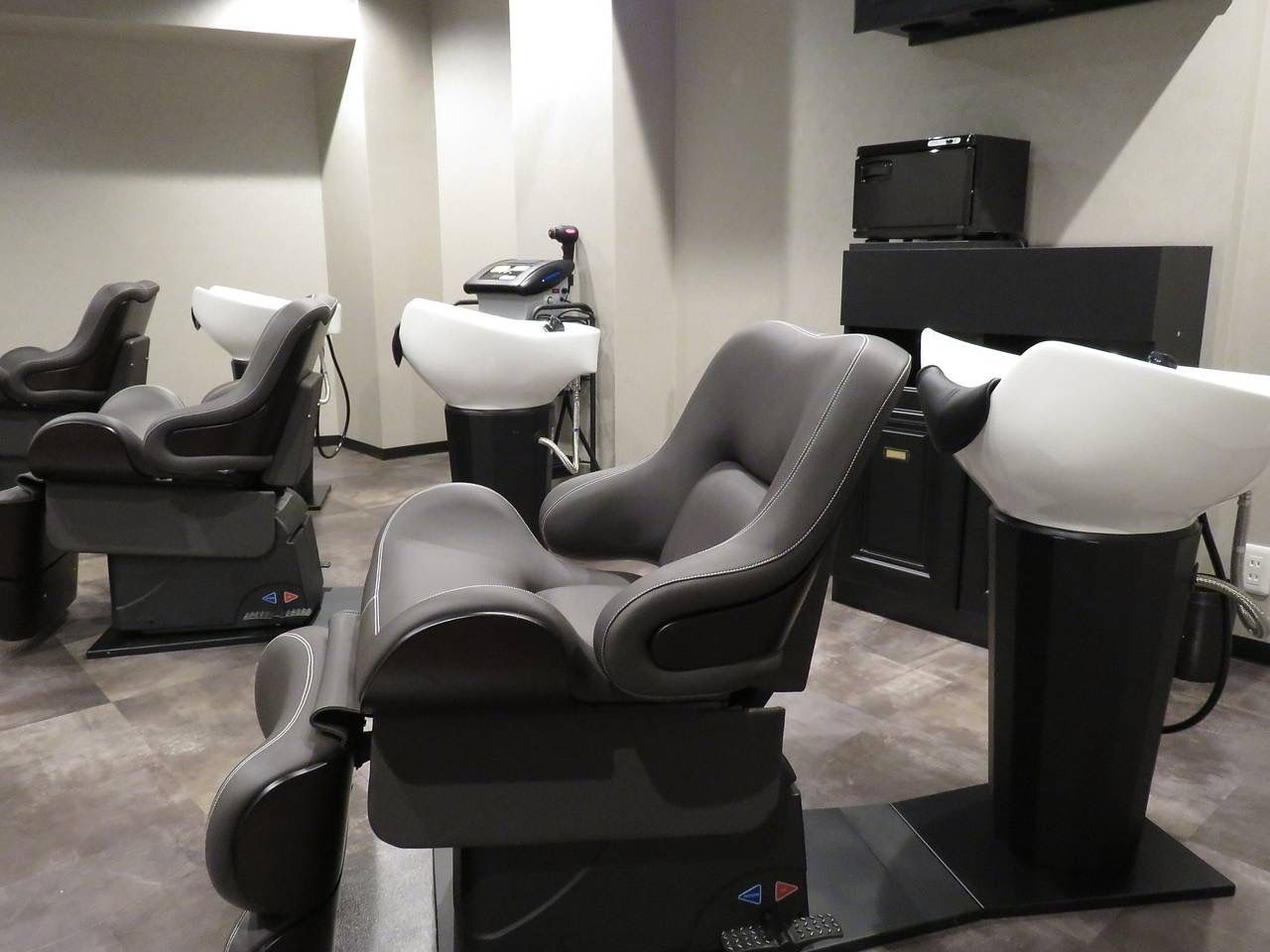 【松戸駅】≪完全週休2日制≫≪住宅手当あり≫髪質改善メニューで多くのお客様から支持されています!新規のお客様が多数来店!小規模少人数の高単価サロン!「Nerine 松戸駅西口 きてみてまつど通り店(ネリネマツドエキニシグチキテミテマツドドオリテン)」からスタイリスト(美容師)の求人☆★