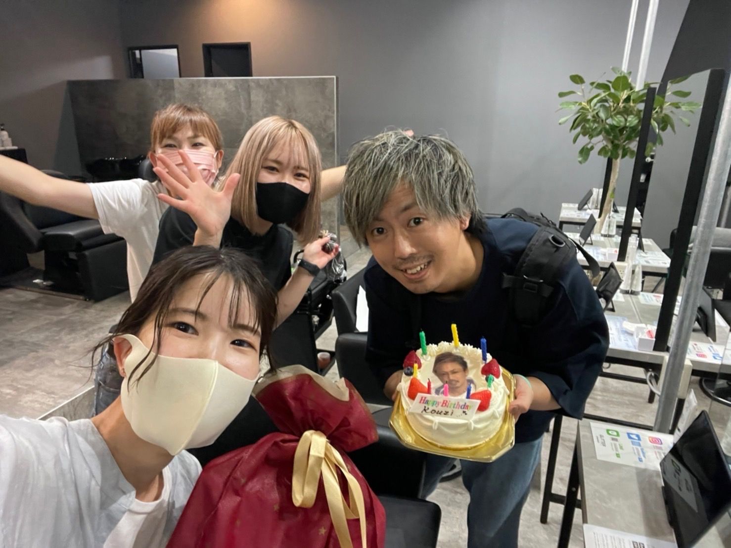 【赤塚駅】≪産休育休あり≫≪月8日休み≫トレンドを取り入れた高い技術力がウリのオシャレサロン！中途入社の方でも多くのチャンスが巡ってきます。「GLITTER 赤塚店（グリッターアカツカテン）」からスタイリスト（美容師）の求人☆★