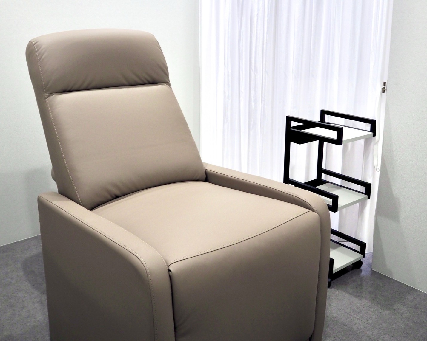 【赤塚駅】≪産休育休あり≫≪未経験OK≫≪営業時間内での研修≫トレンドを取り入れた高い技術力がウリのオシャレサロン！エリア高水準の待遇も魅力の「RIMURU by GLITTER（リムルバイグリッター）」からアイリスト（まつげエクステ・まつげパーマ・アイブロウ）の求人☆★