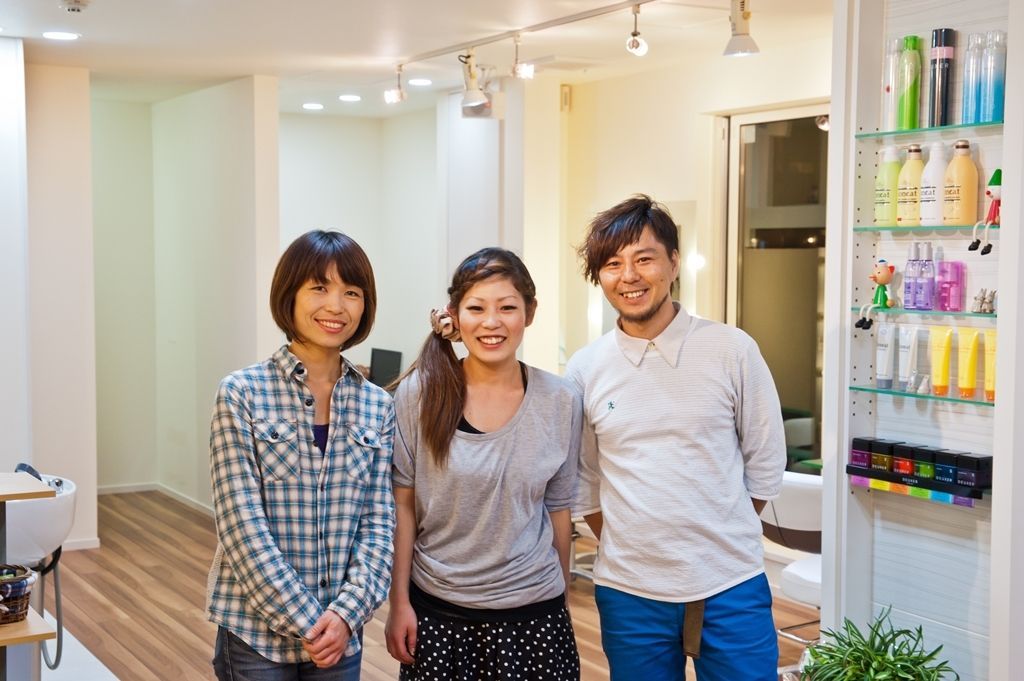 【小野原】北摂エリアの中でも注目のお洒落住宅街にある隠れ家サロン「Leaf Hair」からスタイリスト（美容師）の求人！本当の家族の様に接してくれるとってもアットホームな環境で働けますよ☆★☆