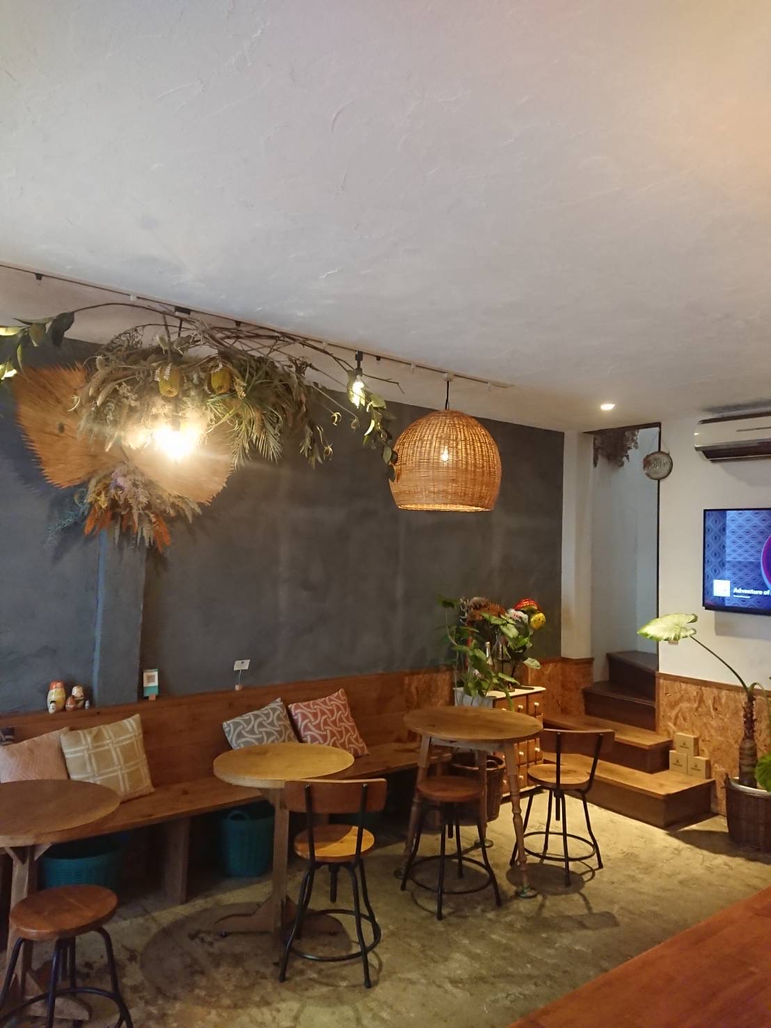 【朝倉街道駅】≪日曜日月2回お休み・社会保険完備・残業基本なし≫小規模少人数でお客さまに向き合い、丁寧な施術、接客をしています。オシャレで可愛く自分の時間も大切にできるヘアサロン「tilamile（ティラマイル）」からスタイリスト（美容師）の求人☆☆