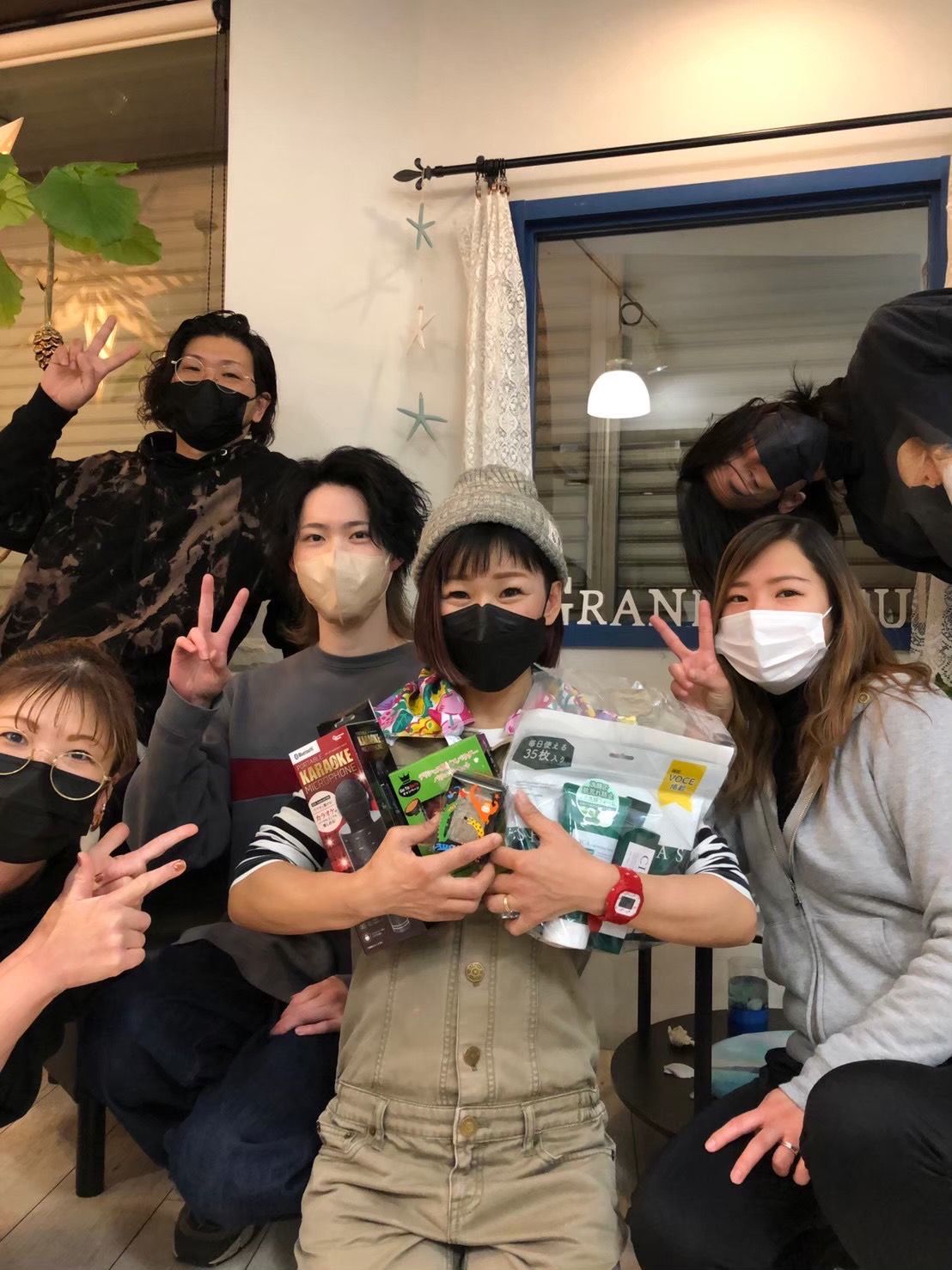 【明石駅】≪月給25万円スタート!≫≪日曜定休あり≫≪19時頃に退勤可能≫頑張り次第で40万円いじょうの高収入も目指せます地域のお客様から愛されるサロン!髪頭皮へのダメージレスに特化!幅広い年齢層に愛される「Grand Bleu(グランブルー)」からスタイリスト(美容師)の求人☆★