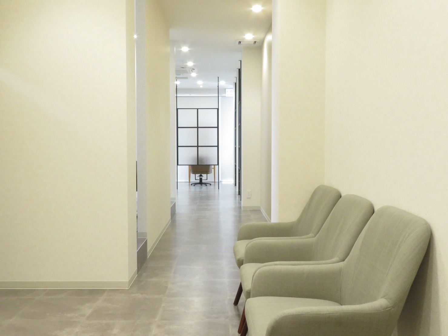 【八丁堀駅】≪完全週休3日制もOK・土日休み相談OK・社会保険完備・月給24万円保証・時短勤務OK≫還元率も高く収入、お休み共に充実できる環境です！髪質改善が強い完全予約制マンツーマンヘアサロン「ノンダメージサロン（R） 広島袋町店（ノンダメージサロンヒロシマフクロマチテン）」からスタイリスト（美容師）の求人☆★