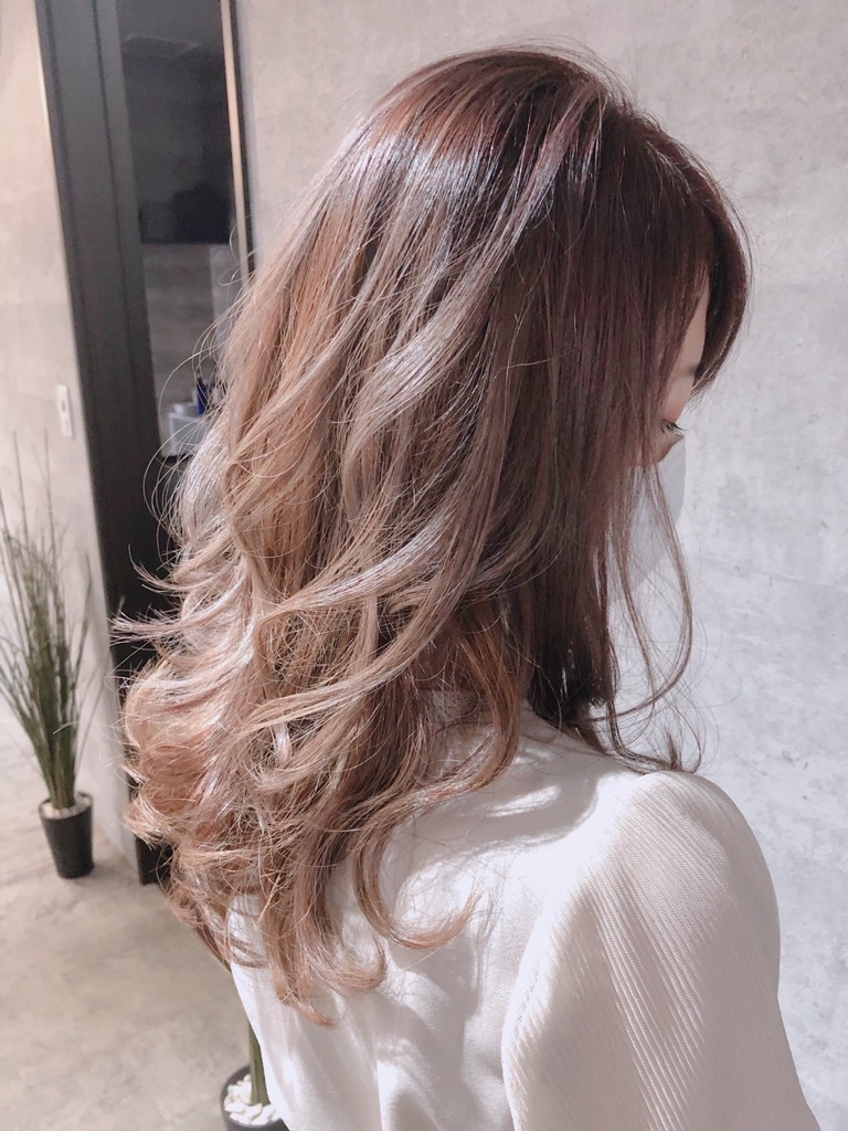 【星見ヶ丘】≪完全週休2日制・早上がりOK・社会保険完備・高歩合・選べる雇用形態≫スタッフの給与や休日を一番に考えています！転職に悩まれている方は是非ご相談ください！貴方に合った美容師人生を送りましょう！施術マニュアルサポートでブランクがある方、技術に自身がない方でも安心のバックアップ「LOWEN（ローエン）」からスタイリスト（美容師）の求人☆★