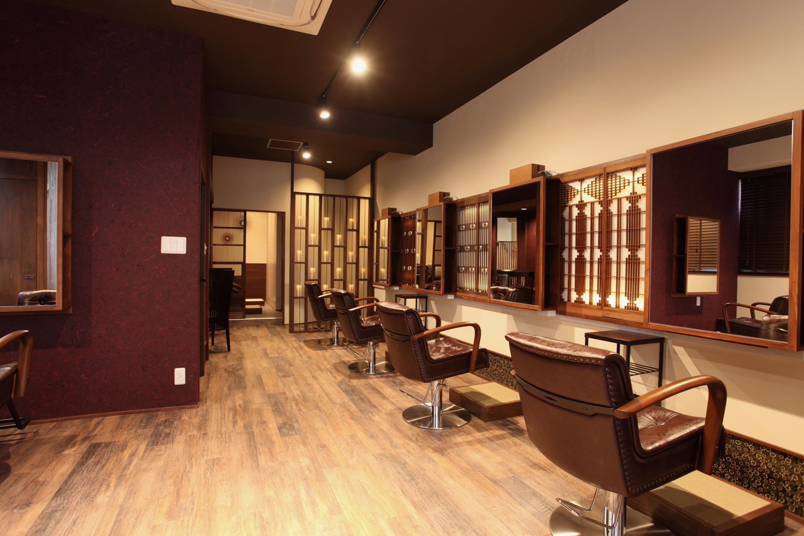 【立川駅】≪日月定休・19時に退勤可能・産休育休取得実績あり・客単価10000円以上・交通費全額支給≫スタッフはもちろん、その家族の幸せもかなえます！「Hair salon WEN（ヘアーサロンウェン）」からアシスタント（美容師）の求人☆★