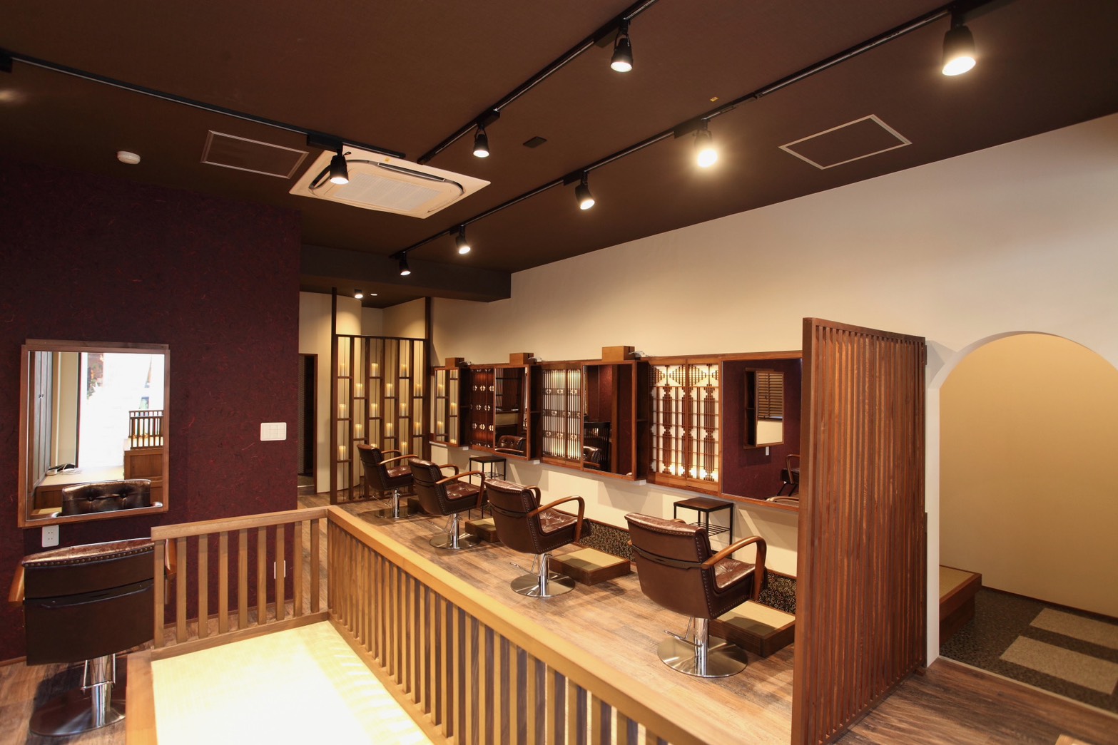 【立川駅】≪日月定休・19時に退勤可能・産休育休取得実績あり・客単価10000円以上・交通費全額支給≫スタッフはもちろん、その家族の幸せもかなえます！「Hair salon WEN（ヘアーサロンウェン）」からアシスタント（美容師）の求人☆★