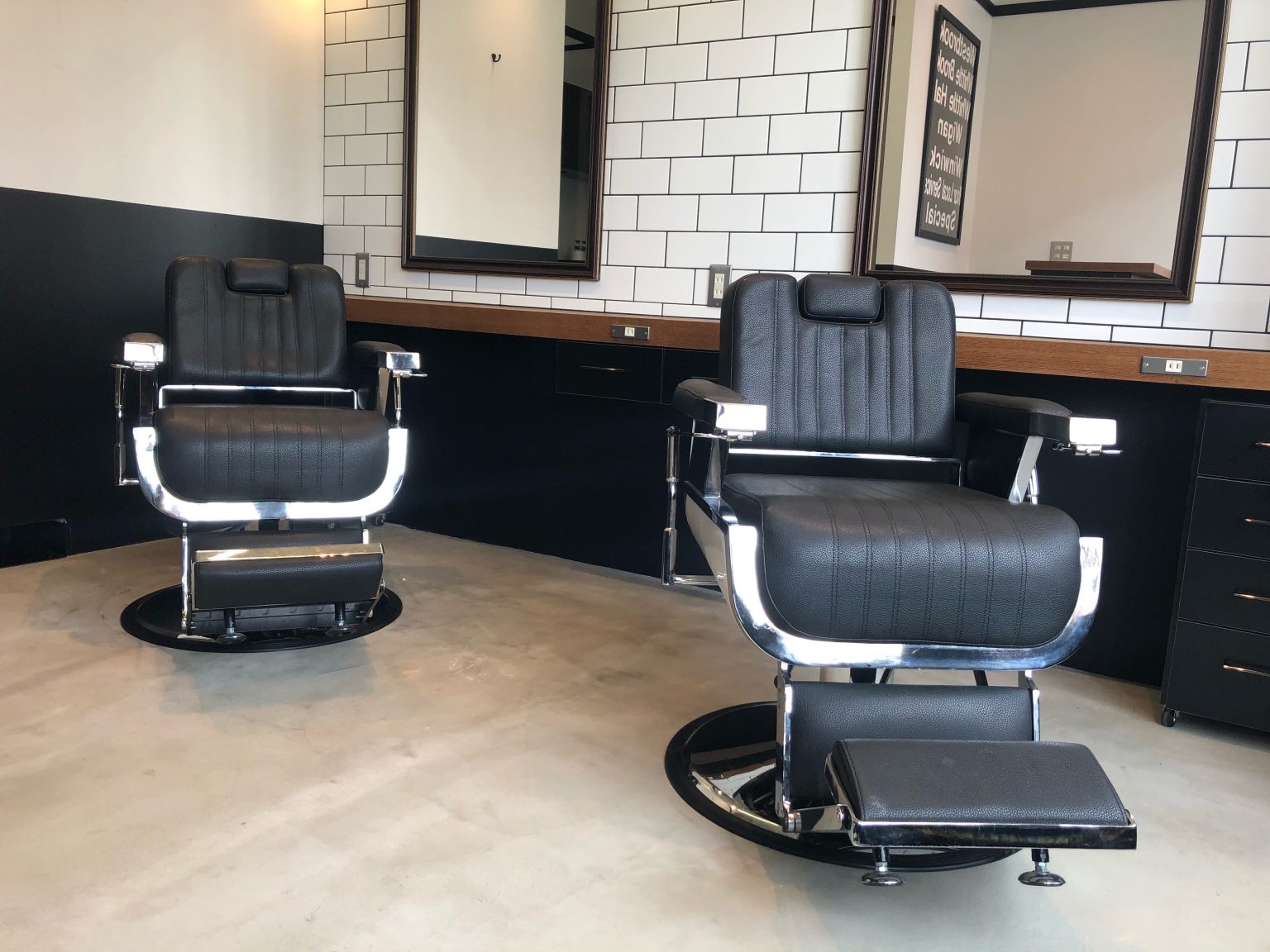 ONE EIGHT MEN'S SALON